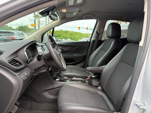 Used 2022 Buick Encore Preferred w/ Safety Package AWD/4WD image 4
