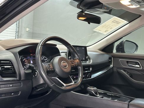Used 2021 Nissan Rogue SV w/ Premium Package FWD image 18