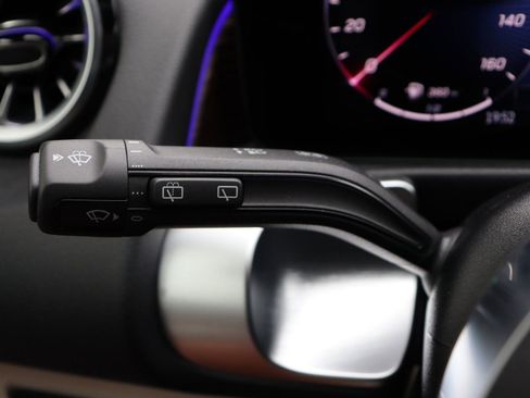 New 2025 Mercedes-Benz GLB 250 image 39