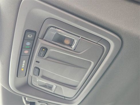 Used 2022 Chevrolet Silverado 1500 LT image 25