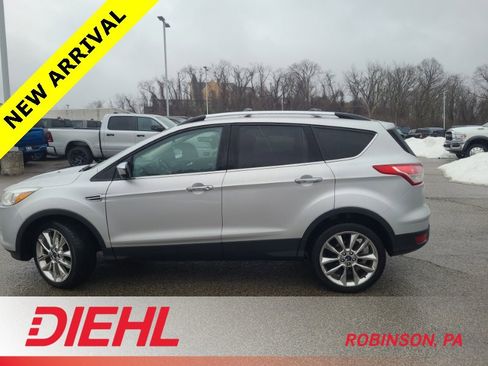 Used 2016 Ford Escape SE w/ SE Chrome Package image 5