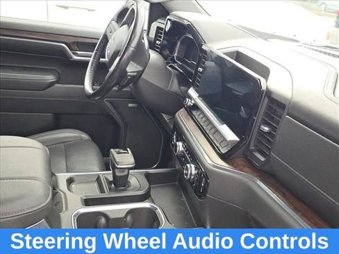 Used 2023 GMC Sierra 1500 SLT AWD/4WD image 16
