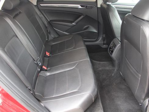 Used 2018 Volkswagen Passat 2.0T SE w/ SE Lighting Package FWD image 22