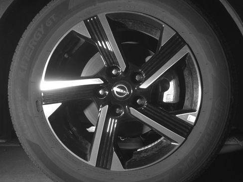 Used 2025 Nissan Sentra SV image 13