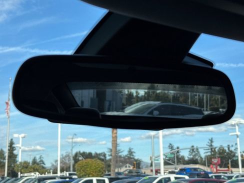 Used 2017 Chevrolet Volt Premier w/ Driver Confidence II Package image 25