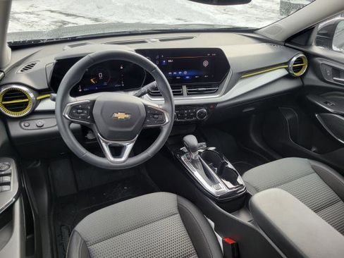 Used 2024 Chevrolet Trax LT w/ Driver Confidence Package image 22