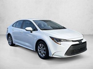 Used 2025 Toyota Corolla LE video 3