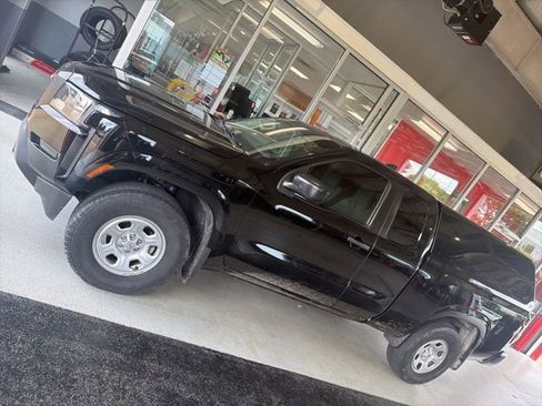 Used 2022 Nissan Frontier S AWD/4WD image 5