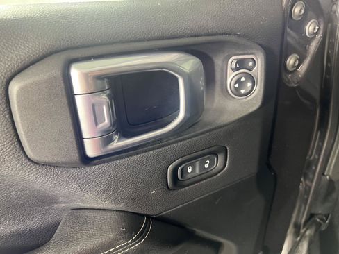 Used 2021 Jeep Wrangler Unlimited Sahara w/ Cold Weather Group AWD/4WD image 25
