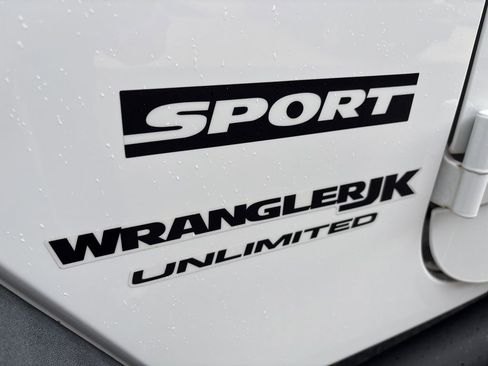 Used 2018 Jeep Wrangler Unlimited Sport S image 23