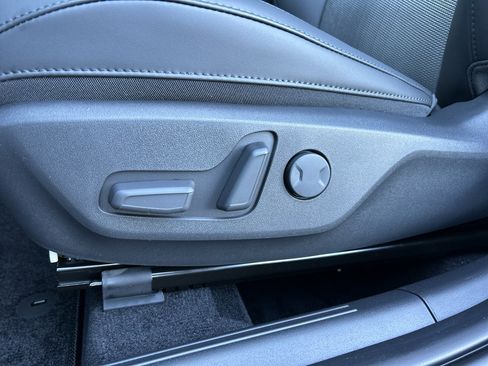 New 2025 Kia Niro EX image 18