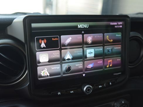 Used 2018 Jeep Wrangler Unlimited Sport AWD/4WD image 18