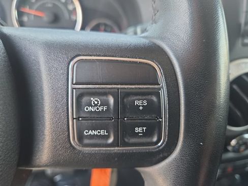 Used 2016 Jeep Wrangler Unlimited Sahara w/ Dual Top Group AWD/4WD image 18