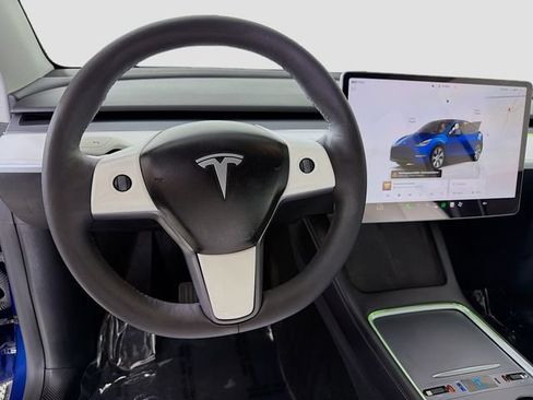 Used 2024 Tesla Model Y Long Range AWD/4WD image 12