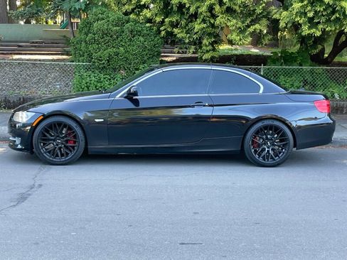 Used 2013 BMW 335i Convertible image 3