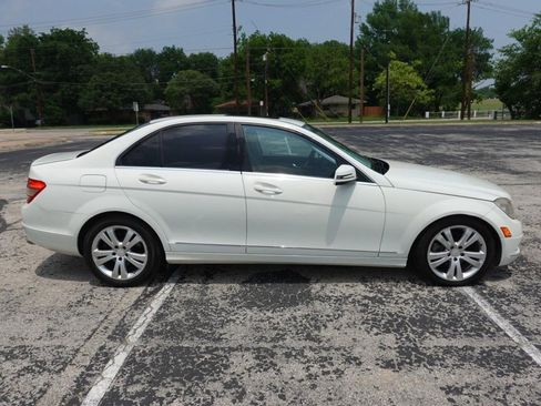 Used 2011 Mercedes-Benz C 300 Sedan image 8