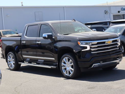 New 2026 Chevrolet Silverado 1500 High Country w/ High Country Premium Package AWD/4WD image 2