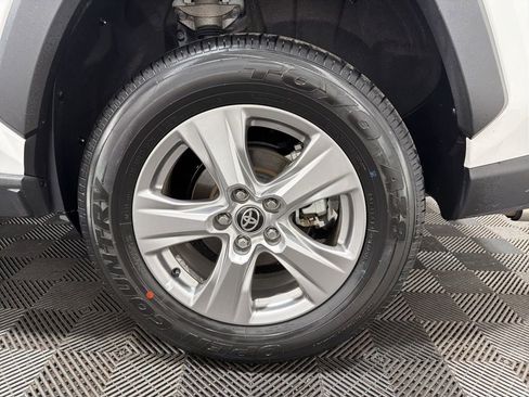 Used 2025 Toyota RAV4 XLE AWD/4WD image 33