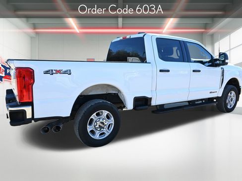 Used 2025 Ford F250 XLT image 3