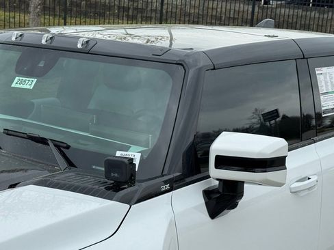 New 2025 GMC Hummer EV 3X w/ LPO, Illumination Package image 10