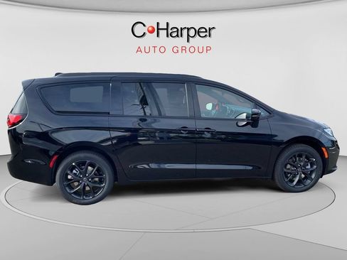 New 2026 Chrysler Pacifica Limited w/ S Appearance Package AWD/4WD image 2