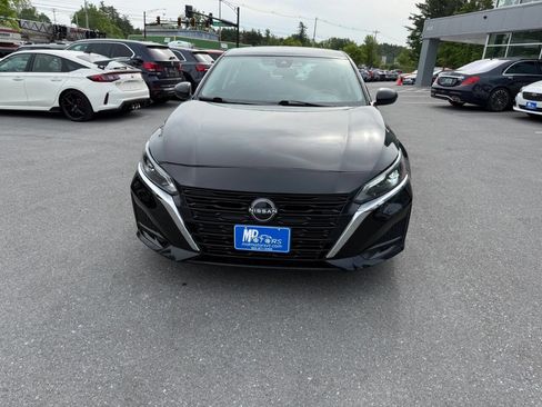Used 2024 Nissan Altima 2.5 SV FWD image 3