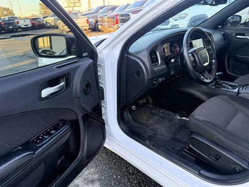 Used 2017 Dodge Charger SXT w/ Blacktop Package image 26