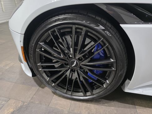 Used 2021 Aston Martin DBS Superleggera Volante image 4