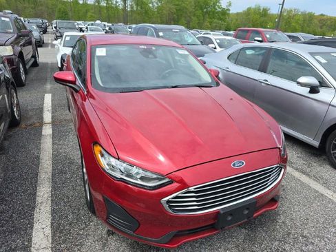 Used 2020 Ford Fusion SE FWD image 3