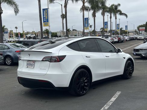 Used 2022 Tesla Model Y Performance AWD/4WD image 26