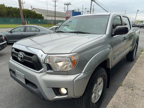 Used 2014 Toyota Tacoma 4x4 Double Cab w/ TRD Off-Road Package image 5