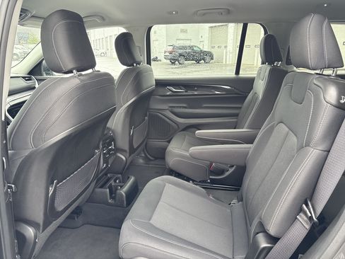 Used 2023 Jeep Grand Cherokee L Laredo AWD/4WD image 32