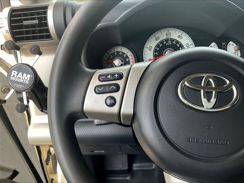 Used 2014 Toyota FJ Cruiser 4WD w/ Convenience Package image 19