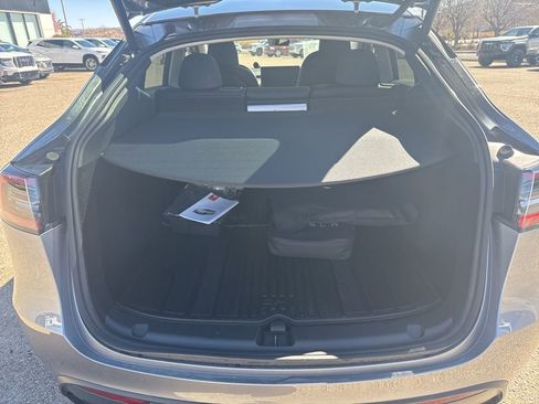 Used 2025 Tesla Model Y Long Range image 17
