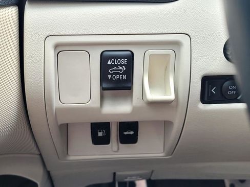 Used 2010 Lexus IS 350C RWD image 31