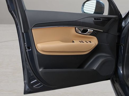 Certified 2023 Volvo XC90 B6 Ultimate w/ Protection Package Premier AWD/4WD image 15