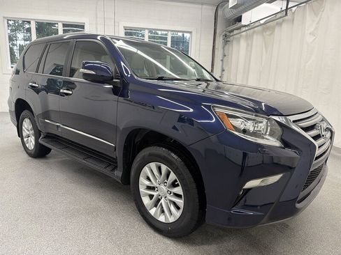 Used 2017 Lexus GX 460 Premium AWD/4WD image 3