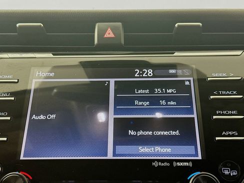 Used 2019 Toyota Camry SE w/ Sunroof Package image 18