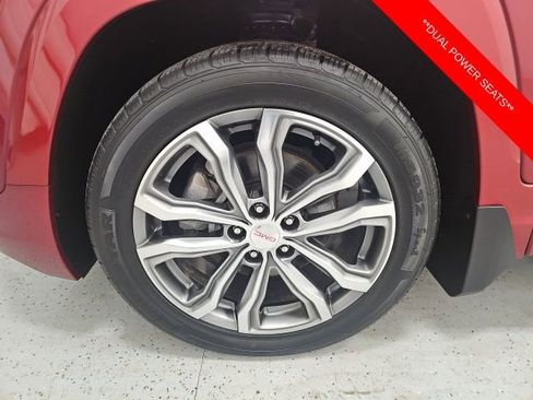 Used 2018 GMC Terrain Denali w/ Comfort Package image 9