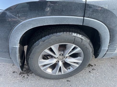 Used 2015 Toyota Highlander XLE image 5