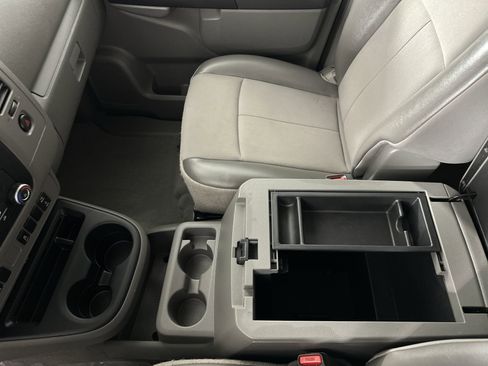 Used 2018 Nissan NV 3500 SV w/ Navigation Package image 25