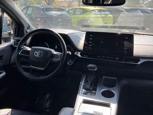 Used 2023 Toyota Sienna XLE Woodland Edition AWD/4WD image 23