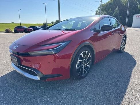 Used 2026 Toyota Prius Plug-In Hybrid w/ Limited Premium Package FWD image 5