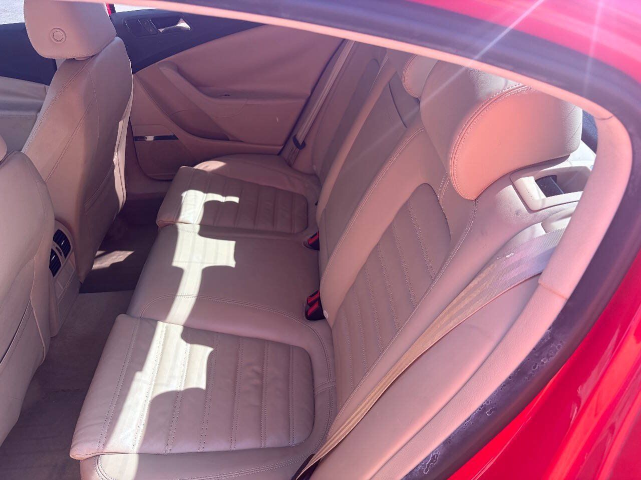 Used 2008 Volkswagen Passat VR6 FWD image 10