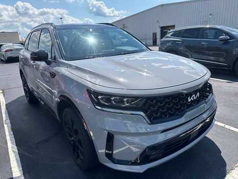 Used 2022 Kia Sorento SX AWD/4WD image 2