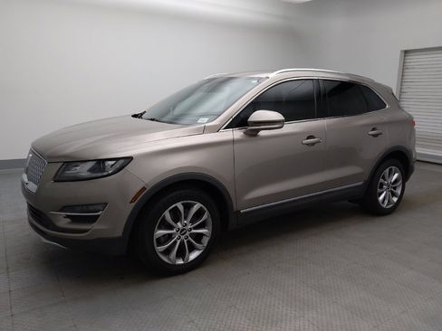 Used 2019 Lincoln MKC Select w/ Select Plus Package AWD/4WD image 2