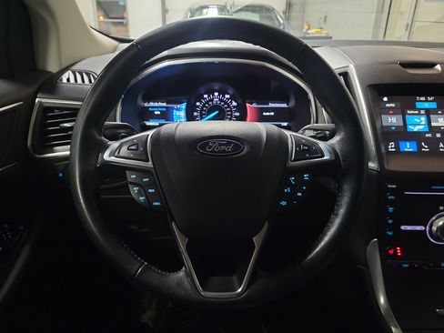Used 2018 Ford Edge Titanium w/ Technology Package image 22