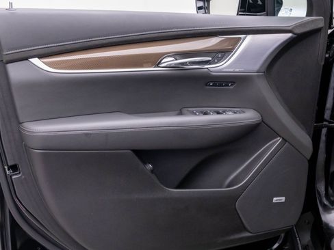 Certified 2025 Cadillac XT6 Premium Luxury w/ Platinum Package image 15