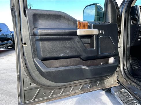 Used 2018 Ford F150 Lariat RWD image 27