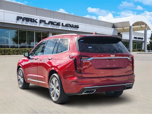 Used 2023 Cadillac XT6 Premium Luxury image 4